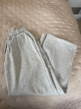 Alphalete staple wide leg sweatpants